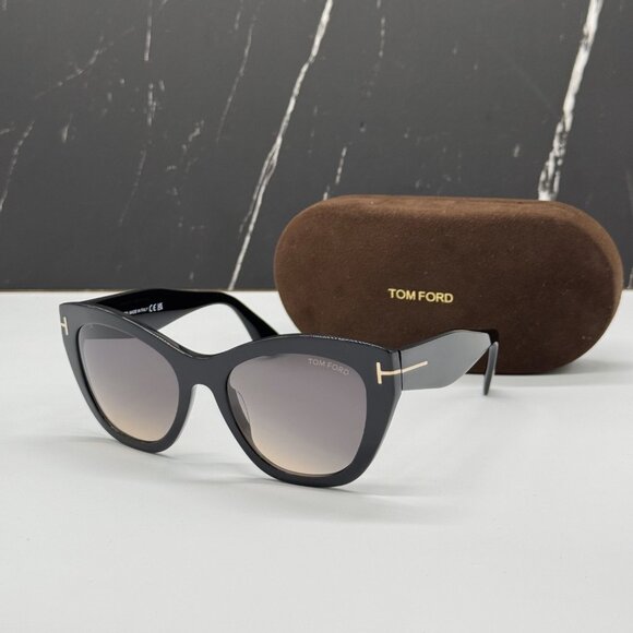 NEW TOM FORD TF940 01B WOMEN CAT EYE SUNGLASSES TOM FORD CARA FT0940/S - Picture 2 of 11